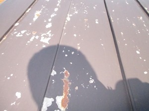 屋根塗装の剥がれ