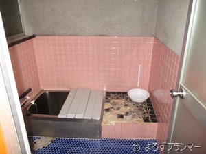 タイルカベの浴室お風呂
